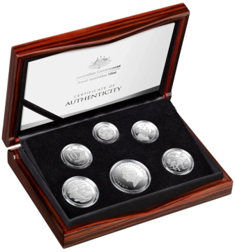 Premium-Münzsatz mit 6 Münzen HM König Charles III Gold 2025 Proof