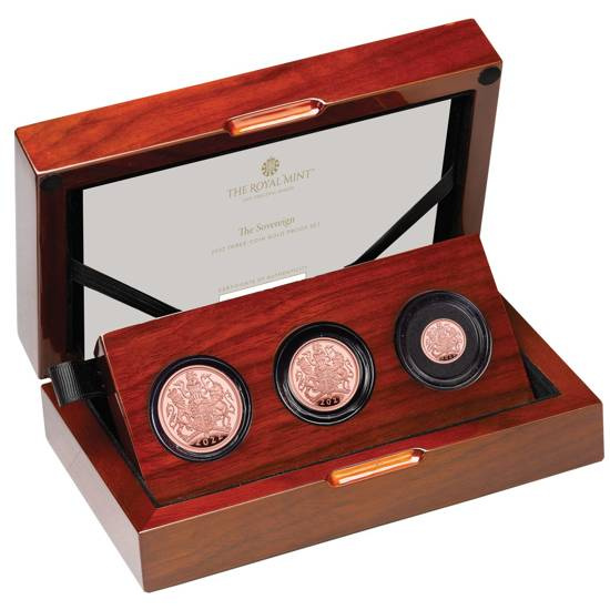 Great Britain: Gold Sovereign Elizabeth II Three-Coin Set 2022 Proof
