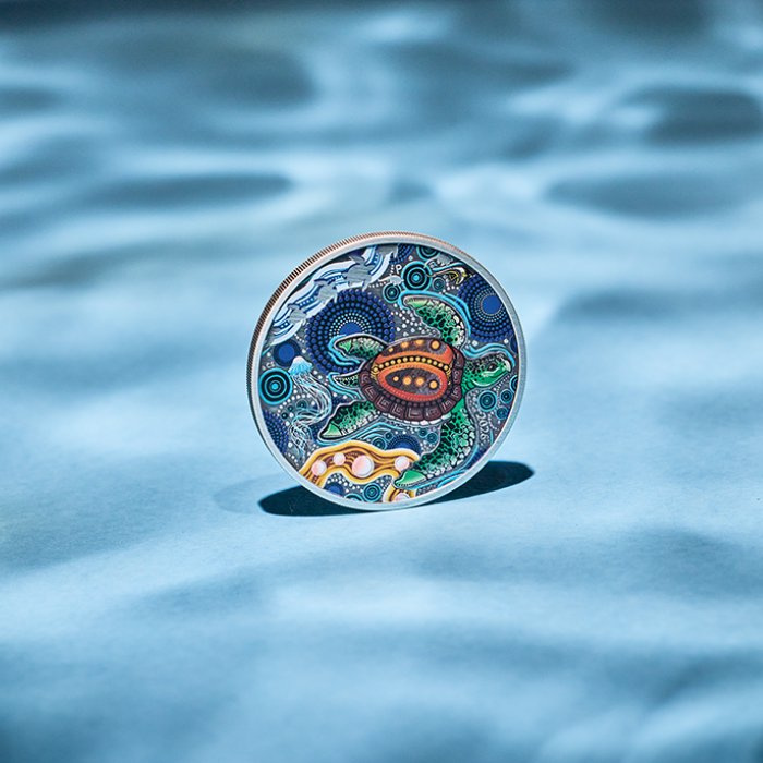 Monedă din argint The Perth Mint: Turtle Yaunati colorată 2 uncii de argint 2026 Antiqued