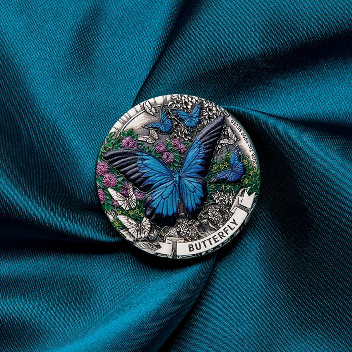 Moneda de plata The Perth Mint: Butterfly coloreada 2 onzas de plata 2026 Antiqued