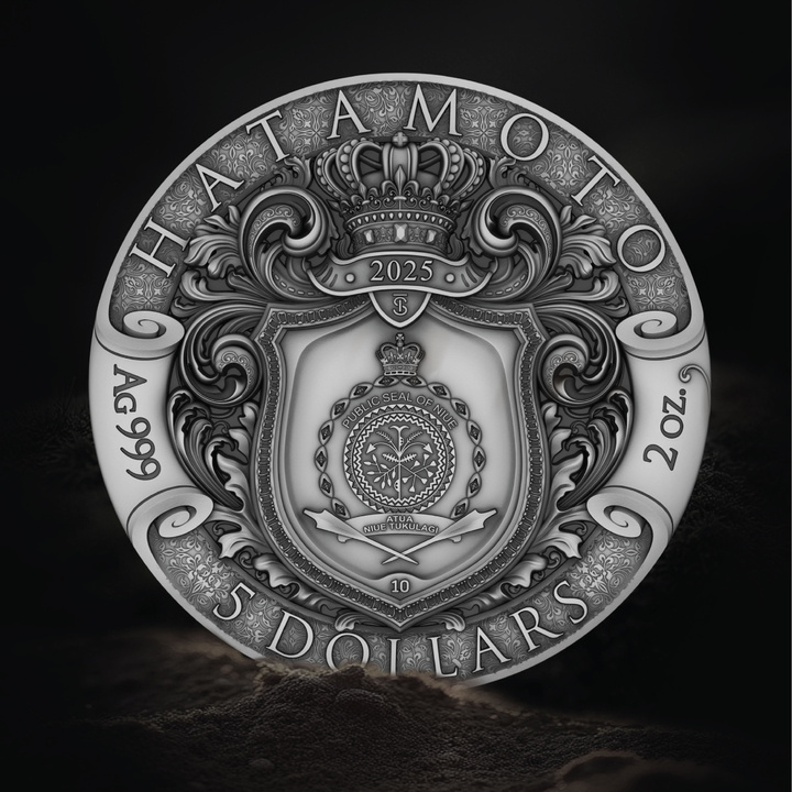 Niue: Hatamoto kolorowany/pozłacany 2 uncje Srebra 2025 Antiqued Coin