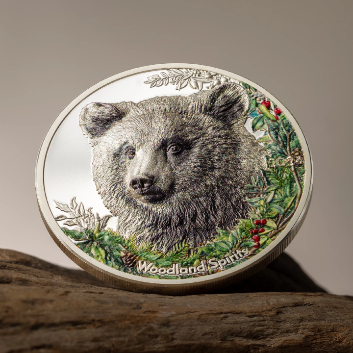 Mongolia: Woodland Spirits - Bear kolorowany 1 uncja Srebra 2024 Proof