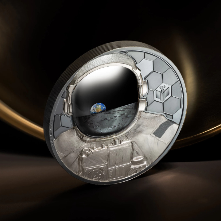 Cook-szigetek: Igazi hősök – Űrhajós színes 1000 gramm ezüst 2024 Fekete Proof