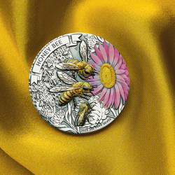 Australia: Honey Bee Colored 2 oz Silver 2025 Antiqued Coin