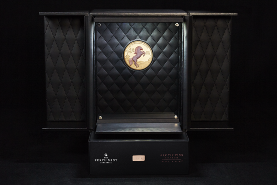 The jewelled horse 10 oz Gold 2021 Proof