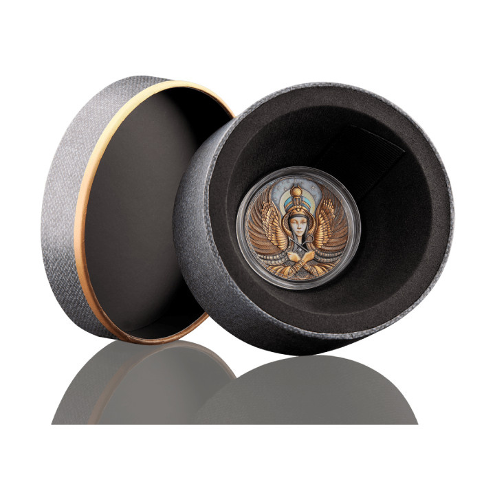 Niue: Mujeres - Alas de Issis coloreadas $5 Plata 2022 Prooflike Alto Relieve