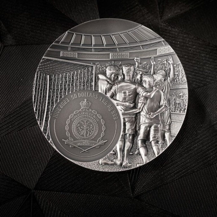 Niue Winner – Robert Lewandowski Road to Dreams 32.15 oz Silver 2022 High Relief