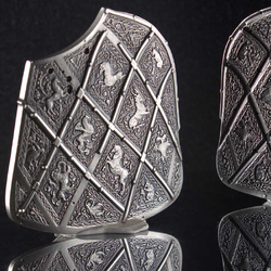 Trellised Targe Shield 2 oz Silver 2023 Stackable High Relief Antiqued