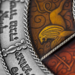 Niue: Calendario Hebreo coloreado $2 Plata 2022 Moneda de Alto Relieve Antiguo