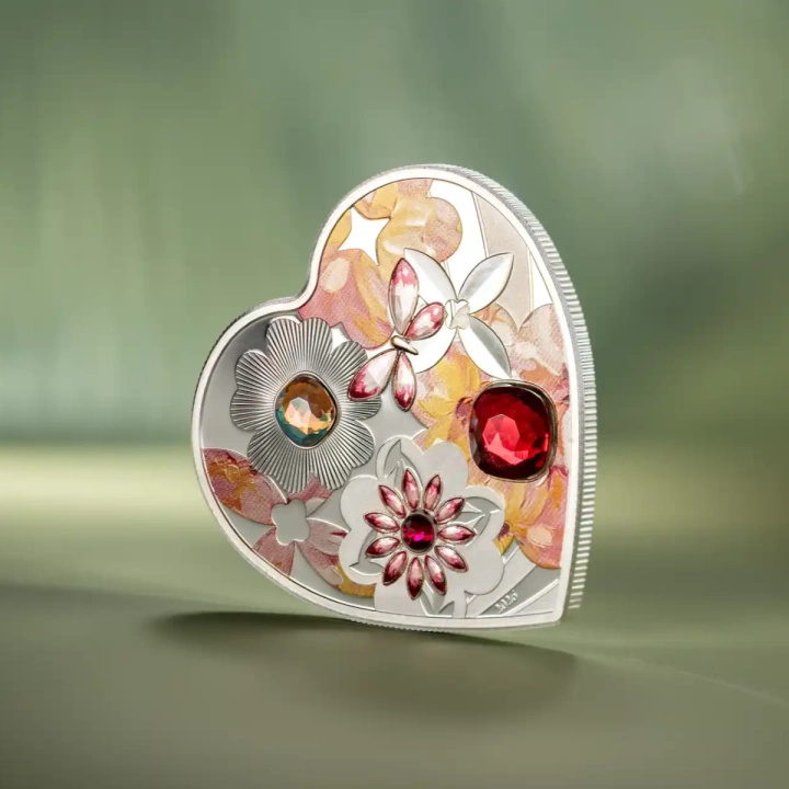 Cookovy ostrovy: Brilliant Love – Blossom, kolorovaná, 20 gramů stříbra, 2026, Crystal Proof.