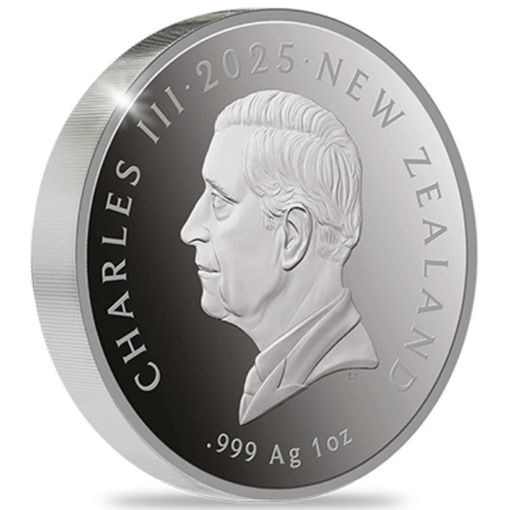 Stříbrná mince v barvě kiwi o hmotnosti 1 unce (2025 proof)