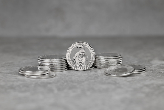 Les bêtes de la reine : Le lévrier blanc de Richmond 1 once de platine 2022