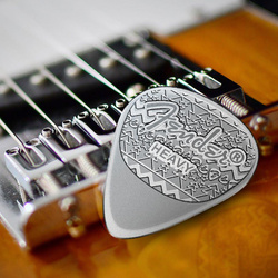Pamp: Fender Holiday Guitar Pick 9,25 g Silber 2025 Reverse Proof