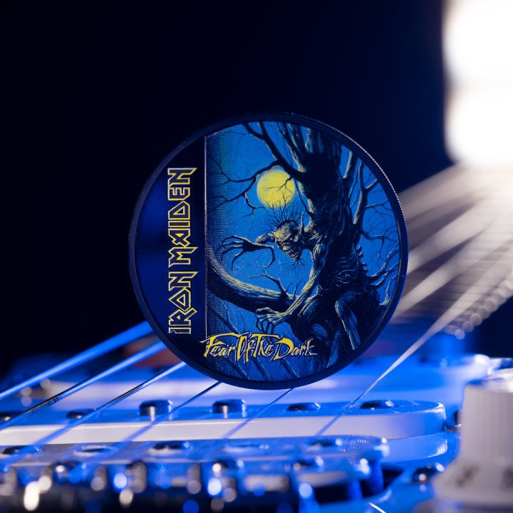 Cook Islands: Iron Maiden – Fear of the Dark coloured 1 oz Silber 2022 Obsidian Black Coin